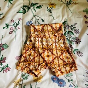 Kate Quinn rollover shorts 3/6